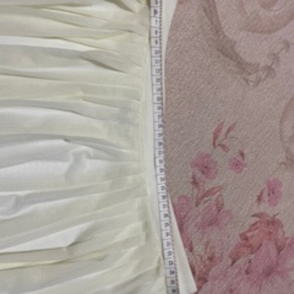 Off white Jacob skirt with lace bottom. - Picture 13 of 13